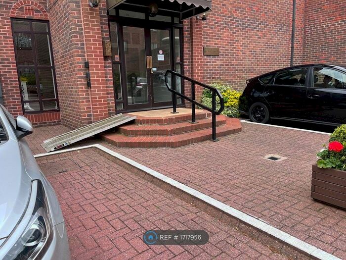 2 Bedroom Flat To Rent In Beaulieu House, London, NW4