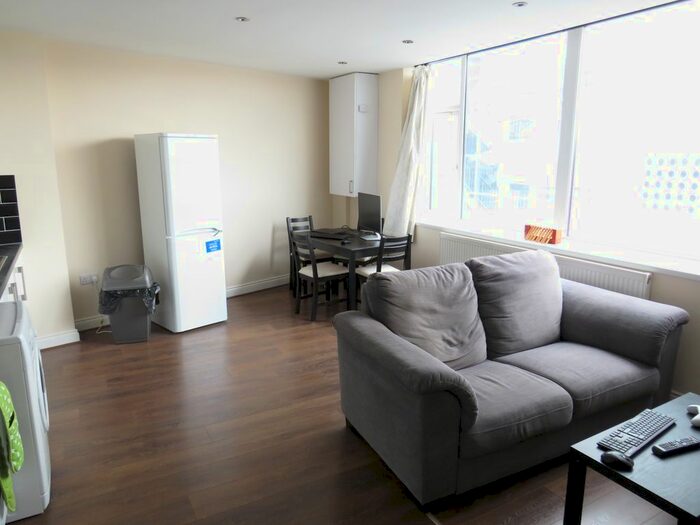 1 Bedroom Flat To Rent In Medway Street, Maidstone, ME14