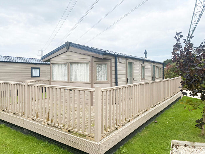 2 Bedroom Lodge For Sale In Street Lane, Bubwith, Goole, DN14