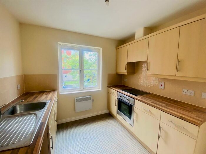 2 Bedroom Apartment To Rent In Halcyon Close, Witham, CM8