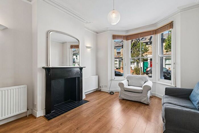 1 Bedroom Flat To Rent In Cobbold Road, Askew Village, Shepherd's Bush, W12