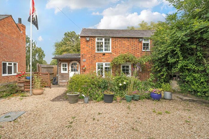 2 Bedroom Semi-Detached House For Sale In Ickford, Buckinghamshire, HP18