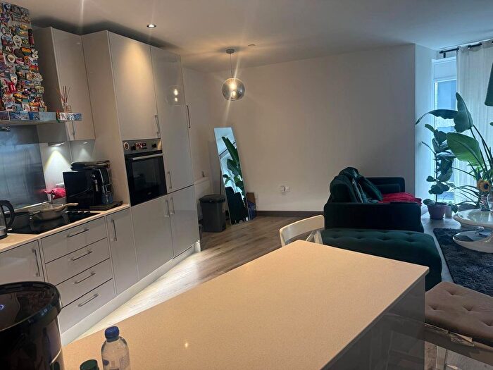 1 Bedroom Flat For Sale In Gramophone Lane, UB3