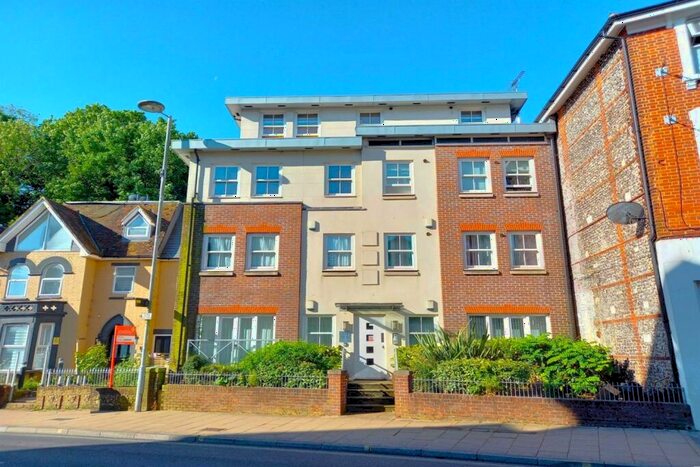 2 Bedroom Flat For Sale In Winchester City Centre, SO23