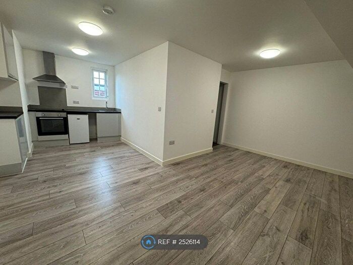 1 Bedroom Flat To Rent In Golders Way, London, NW11