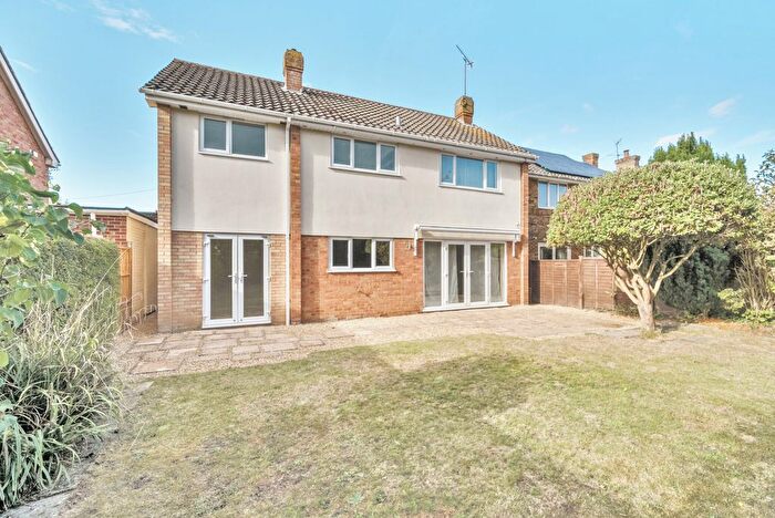 4 Bedroom Detached House For Sale In Amberley Drive, Twyford, Reading, Berkshire, RG10