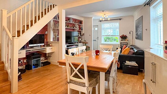 4 Bedroom End Of Terrace House For Sale In Plaistow, London, E13