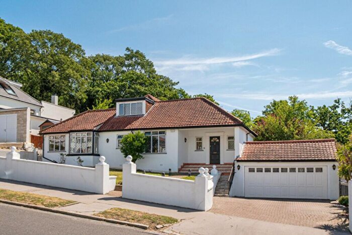 3 Bedroom Bungalow For Sale In Downsview Road, Crystal Palace, London, SE19
