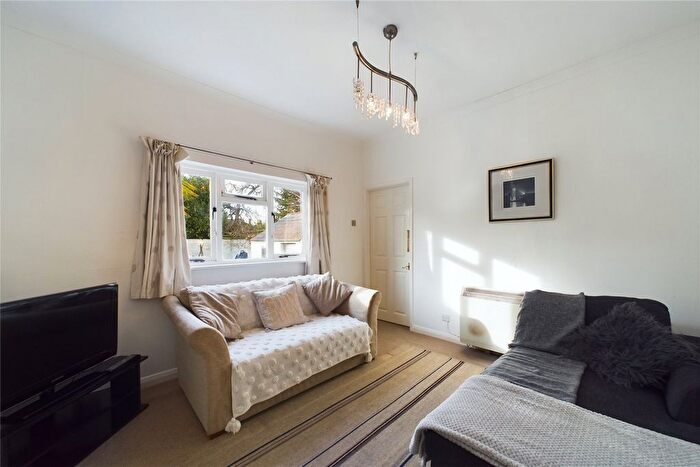 1 Bedroom Flat To Rent In Cookham Road, Maidenhead, Berkshire, SL6