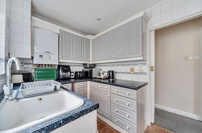 2 Bedroom Bungalow For Sale In Brookfields Avenue, Mitcham, CR4