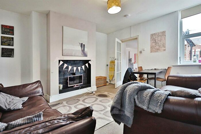 3 Bedroom Flat To Rent In Oakland Road, Newcastle Upon Tyne, NE2