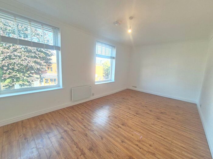 2 Bedroom Maisonette To Rent In High Street, Stalybridge, SK15