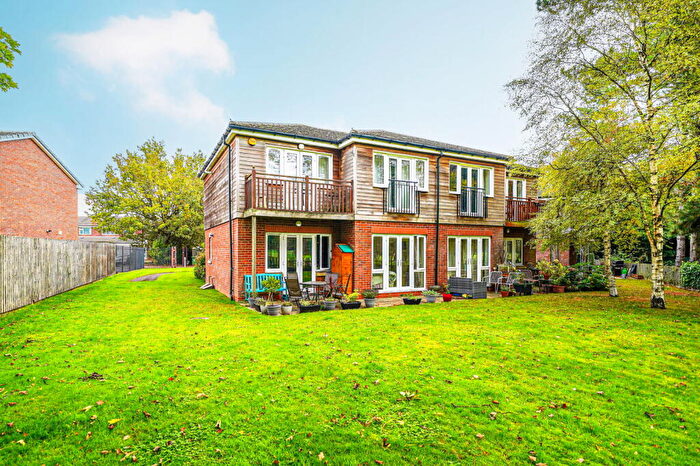 2 Bedroom Flat For Sale In The Fairway, Ashorne Close, Solihull, B28