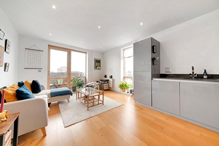 1 Bedroom Flat For Sale In Hoey Court, Barry Blandford Way, Bow, London, E3