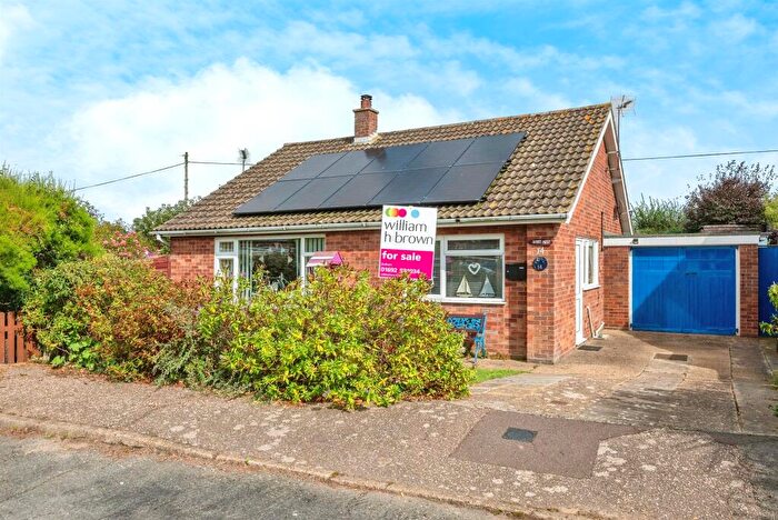 2 Bedroom Detached Bungalow For Sale In Lighthouse Close, Happisburgh, Norwich, NR12