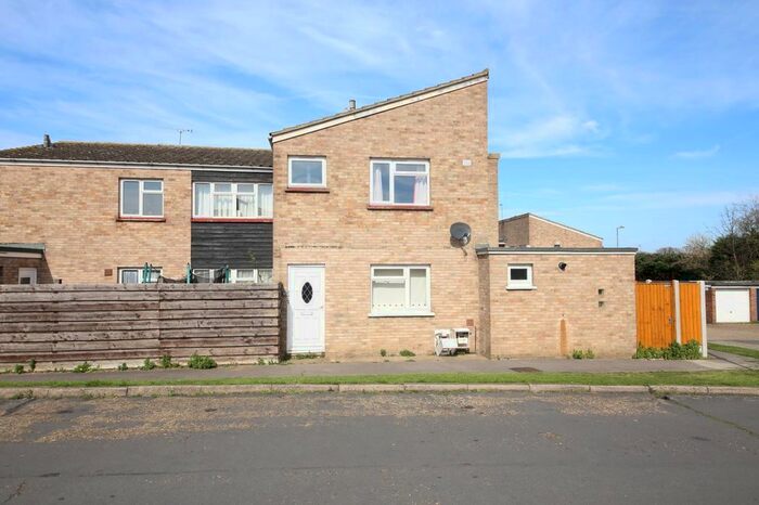 1 Bedroom Flat To Rent In Crawley Close, Corringham, Essex SS17