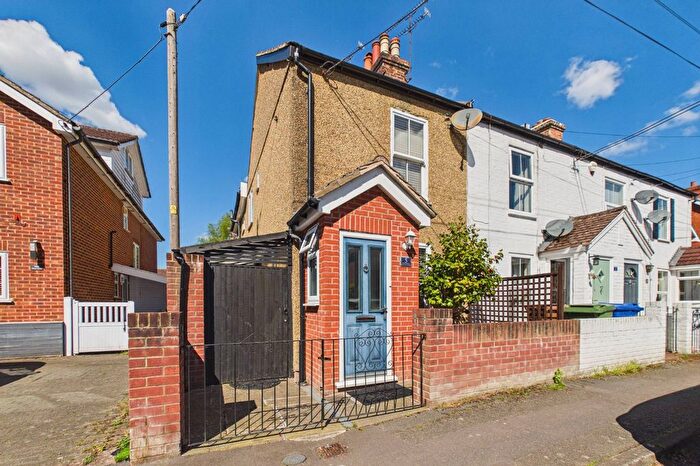 3 Bedroom End Terrace House For Sale In Albion Road, Sandhurst, Berkshire, GU47