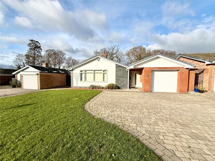 3 Bedroom Bungalow For Sale In Braemar Drive, Highcliffe On Sea, Christchurch, Dorset, BH23