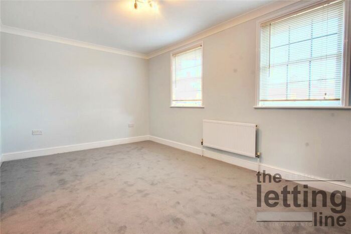 1 Bedroom Apartment To Rent In Forty Hill, Enfield, Middlesex, EN2