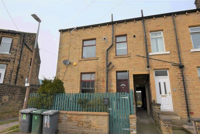 2 Bedroom House To Rent In King Street, Lindley, Huddersfield, HD3