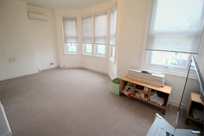 1 Bedroom Flat To Rent In Edgwarebury Lane, Edgware, Middlesex, HA8