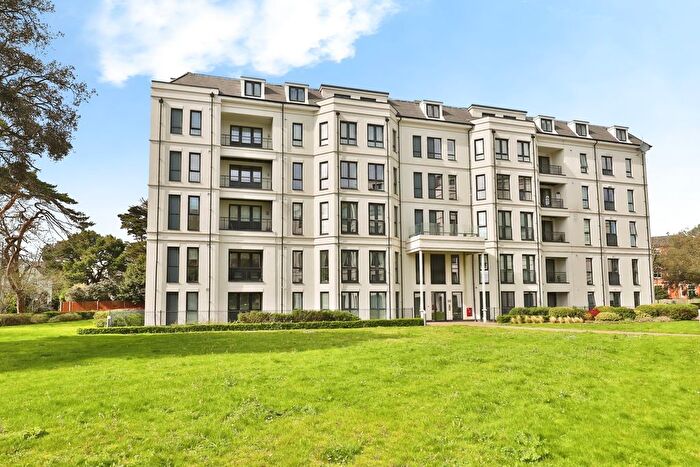 2 Bedroom Flat For Sale In West Cliff Road, Bournemouth, Dorset, BH2