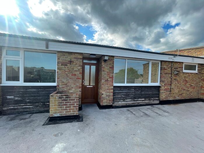 3 Bedroom Flat To Rent In Highlands Road, Fareham, PO15