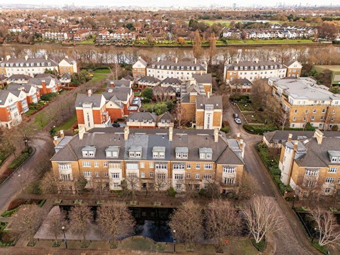 4 Bedroom Semi-Detached House To Rent In Melliss Avenue, Richmond, TW9