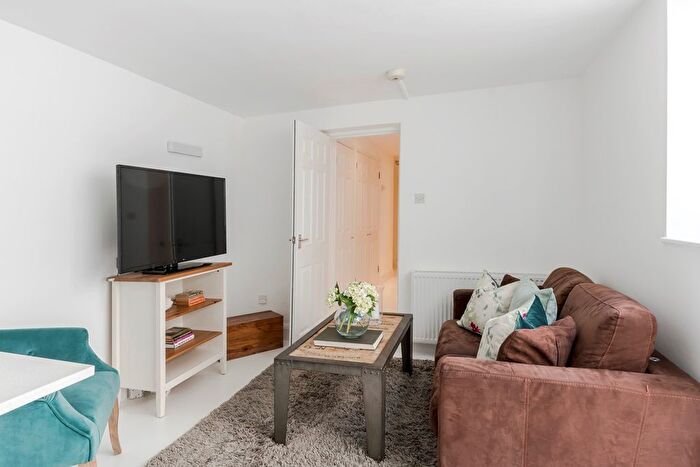 2 Bedroom Flat To Rent In York Street, Marylebone, London, W1H