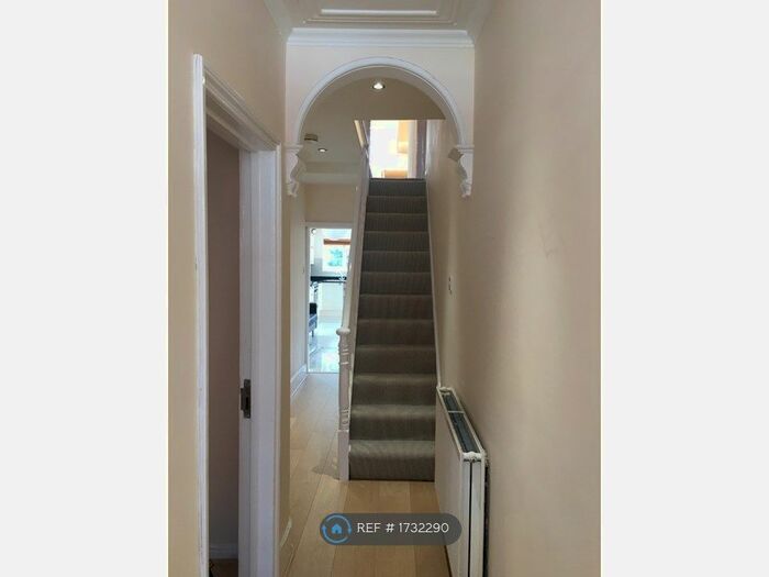 5 Bedroom Terraced House To Rent In Milton Road, Southampton, SO15