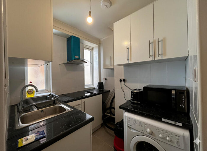 1 Bedroom Flat To Rent In Chapter Road, London, NW2