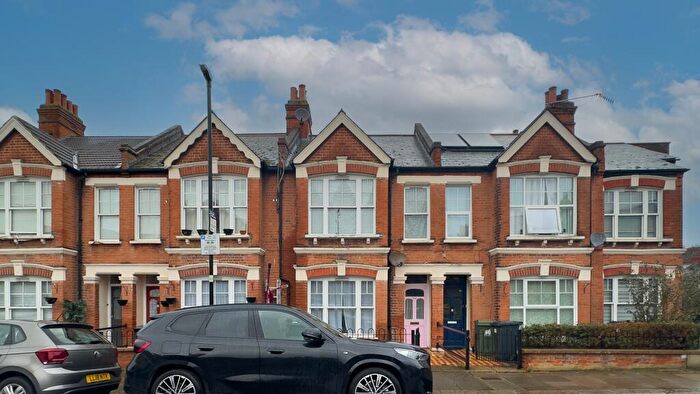 3 Bedroom Block Of Apartments For Sale In Ground Floor Flat And Flat A, Midmoor Road, Balham, London, SW12