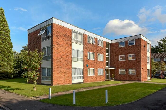 2 Bedroom Flat To Rent In Inglewood Court, Liebenrood Road, RG30