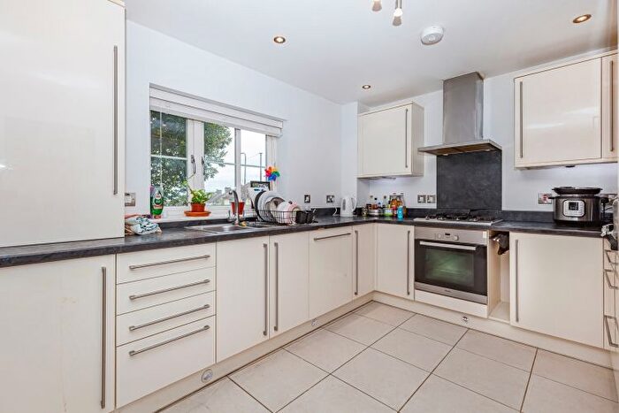 2 Bedroom Flat To Rent In Beauchamp Lane, Cowley, OX4