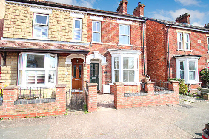 3 Bedroom Semi Detached House For Sale In Silverdale Street, Kempston, MK42