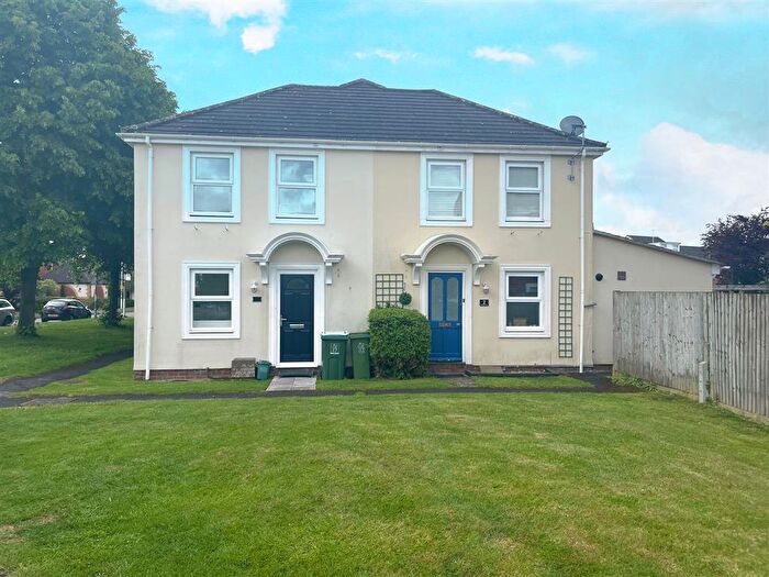 2 Bedroom House To Rent In Watermeadow, Aylesbury, HP19