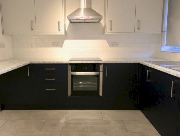 4 Bedroom Flat To Rent In Penrhyn Gardens - Kingston, KT1