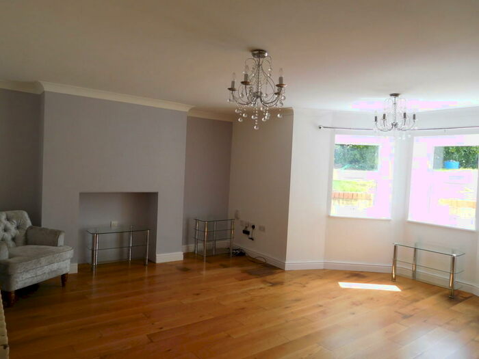 2 Bedroom Ground Flat To Rent In Hill Street, Kingswood, BS15