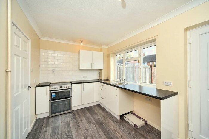 3 Bedroom Terraced House To Rent In Milford Grove, Hull, HU9