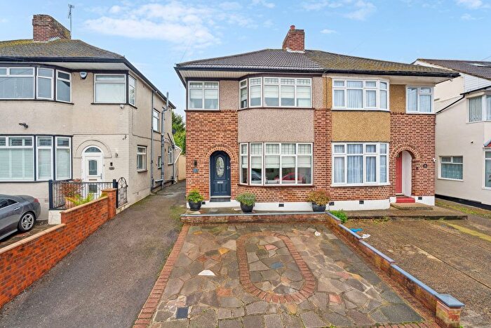 3 Bedroom Property For Sale In The Heights, Northolt, UB5