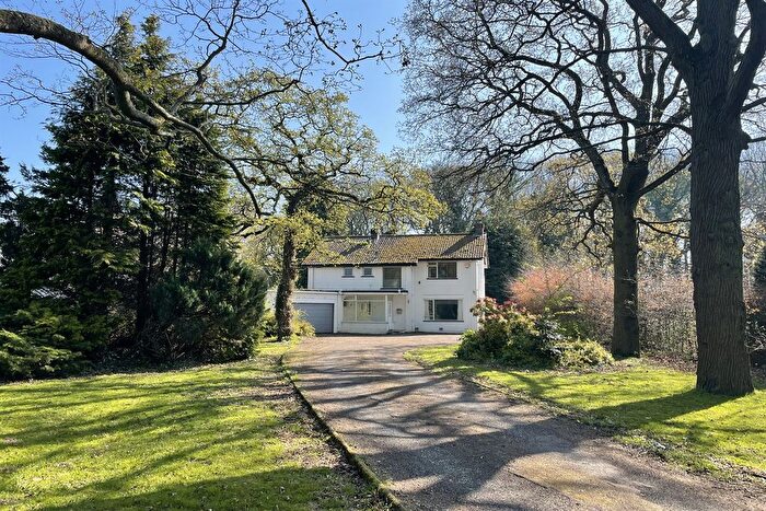3 Bedroom Detached House For Sale In Chester Road, Mere, WA16