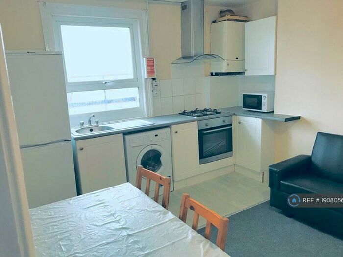 2 Bedroom Flat To Rent In Russell Street, Reading, RG1