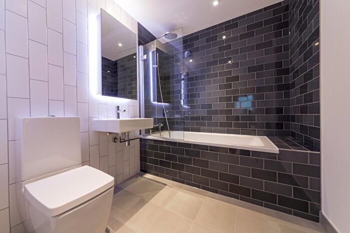 1 Bedroom Flat To Rent In Starboard Way, London, E16