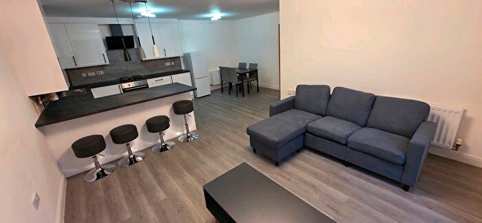 2 Bedroom Flat To Rent In Stanley Road, Manchester, M16