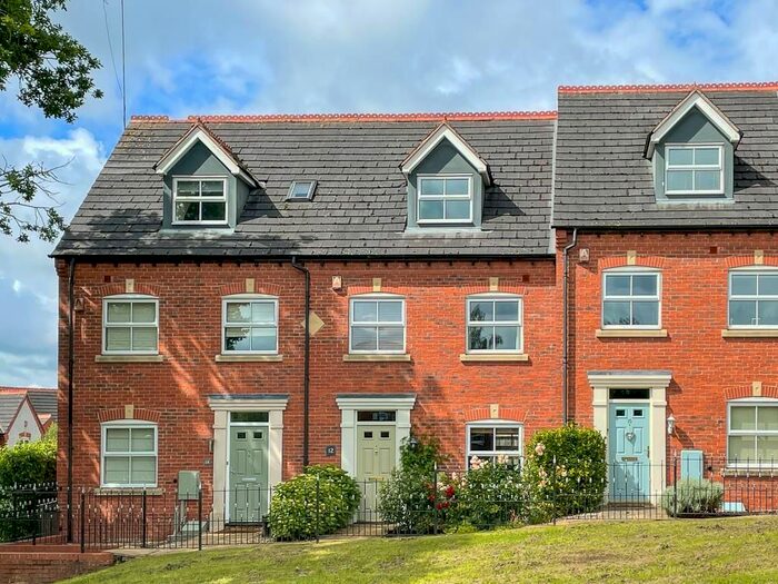 3 Bedroom Terraced House To Rent In Charingworth Drive, Warwick, CV35