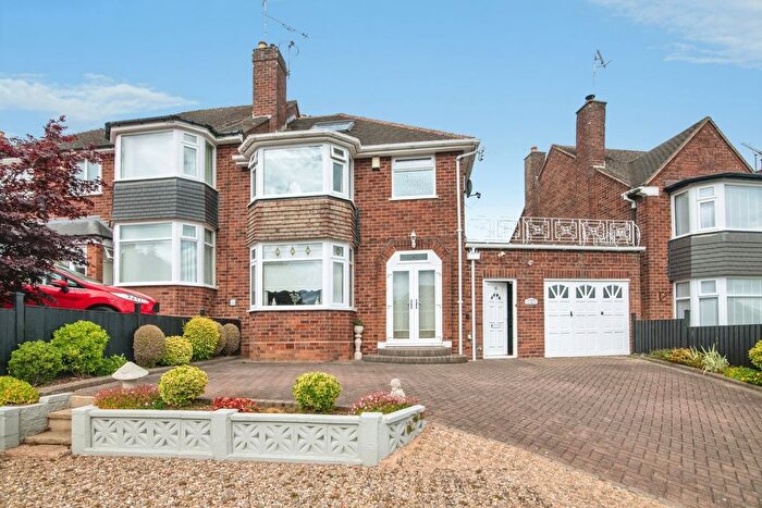 3 Bedroom Semi-Detached House For Sale In Raddens Road, Halesowen, West Midlands, B62