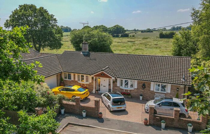 4 Bedroom Bungalow For Sale In Appleshaw, Andover, Hampshire, SP11