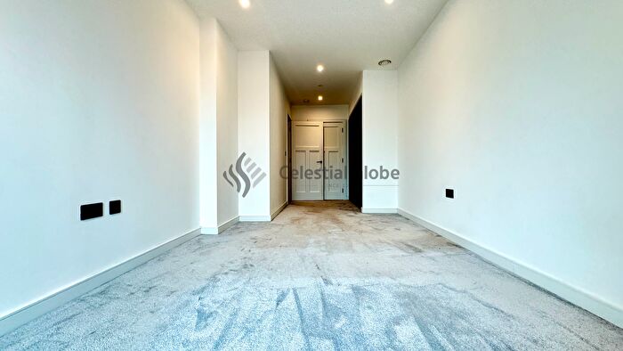 2 Bedroom Flat To Rent In Heritage Walk, Kingston Upon Thames, KT1