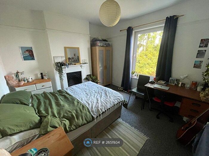 4 Bedroom Terraced House To Rent In Well Street, Exeter, EX4