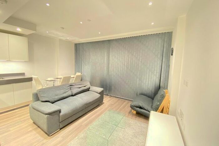 1 Bedroom Flat To Rent In Chaucer Gardens, London, E1